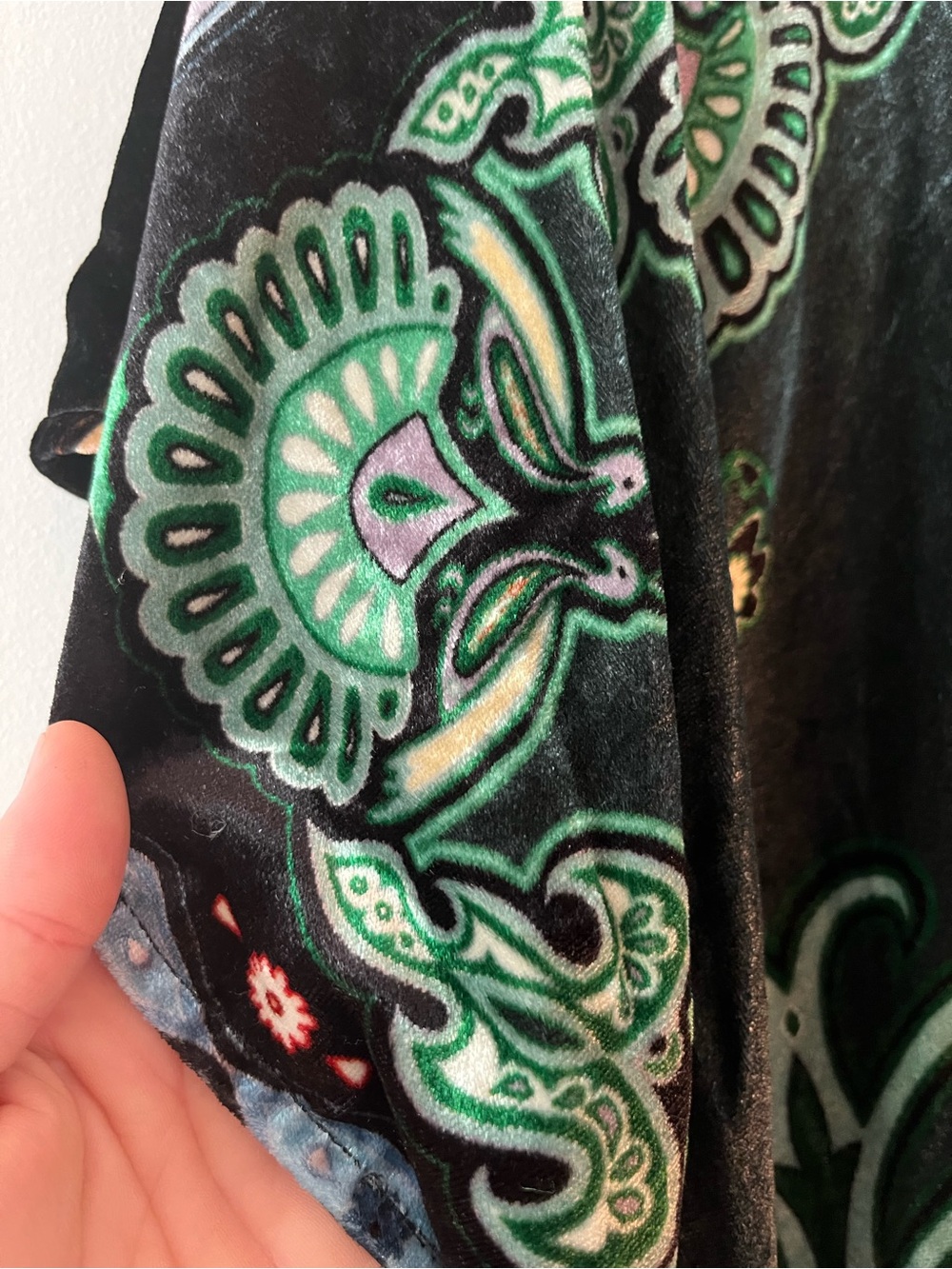 Farm Rio Sweet Mermaids Velvet Paisley Kimono Top - Picture 5 of 6